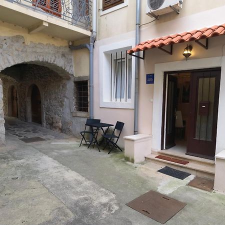 Apartment Zlatko , Ten Steps To The Sea Opatija Bagian luar foto