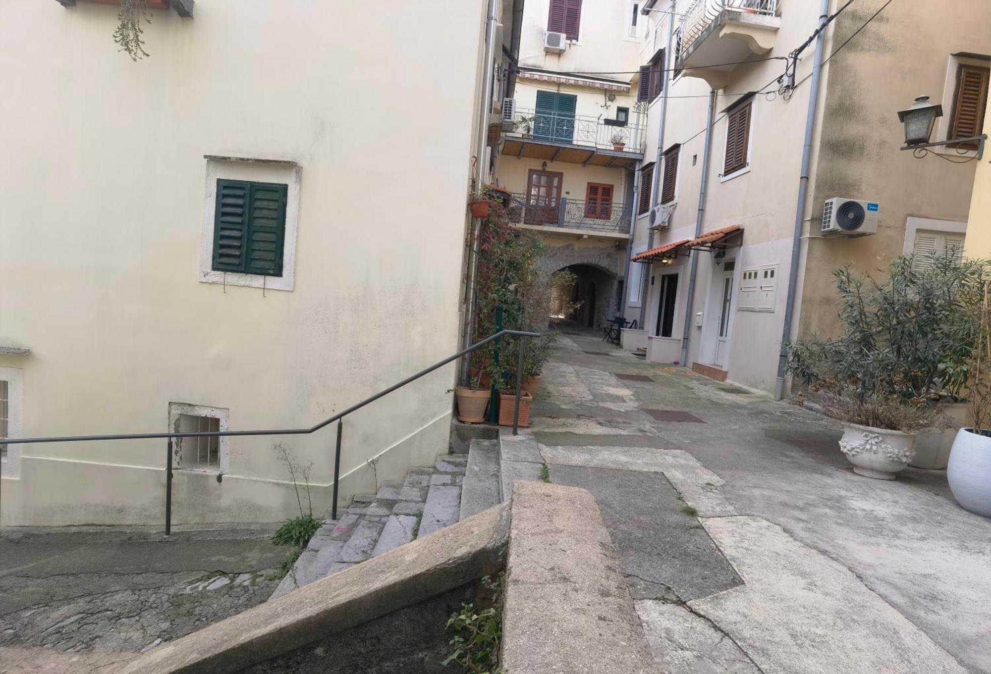 Apartment Zlatko , Ten Steps To The Sea Opatija Bagian luar foto