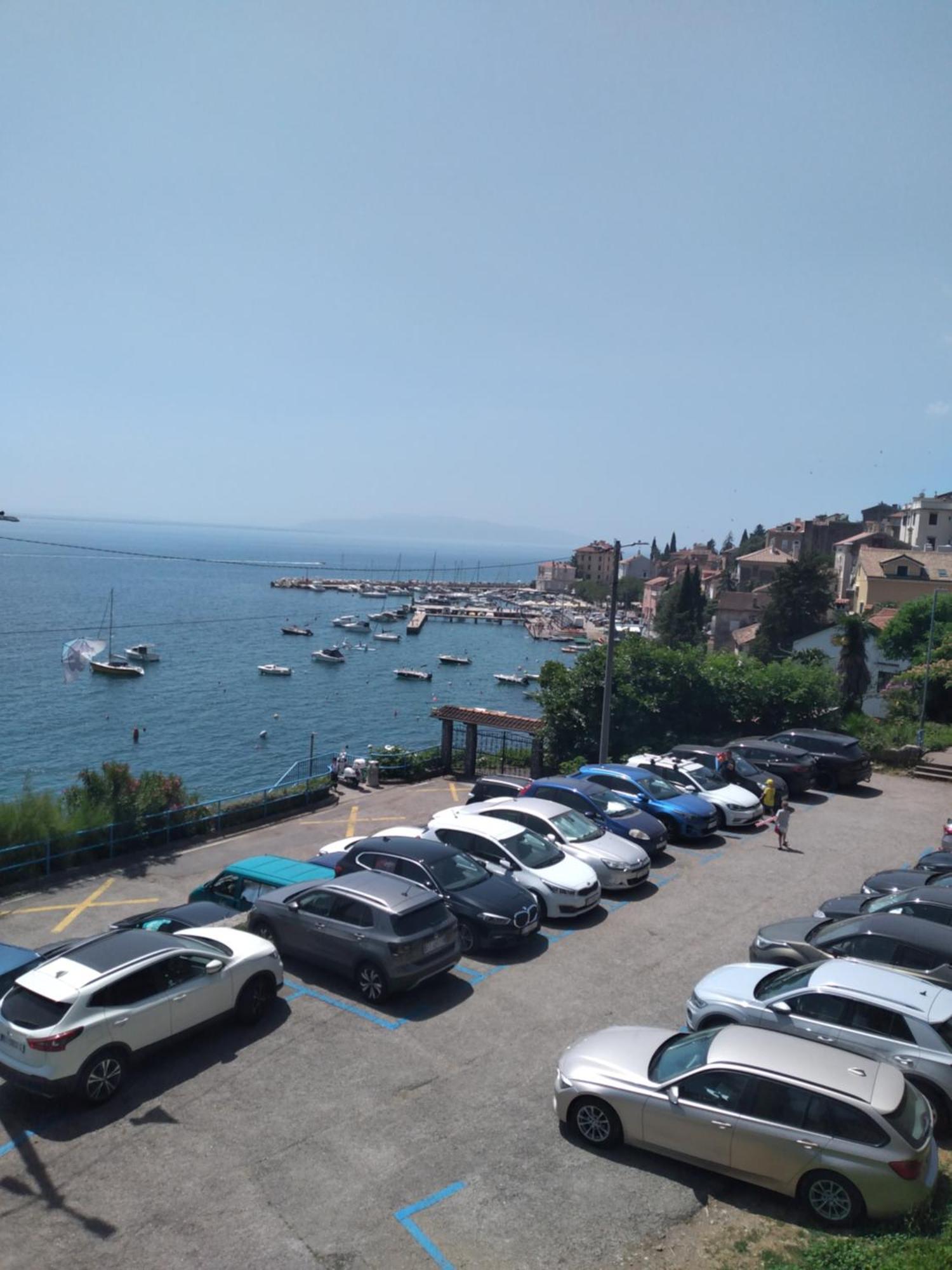 Apartment Zlatko , Ten Steps To The Sea Opatija Bagian luar foto